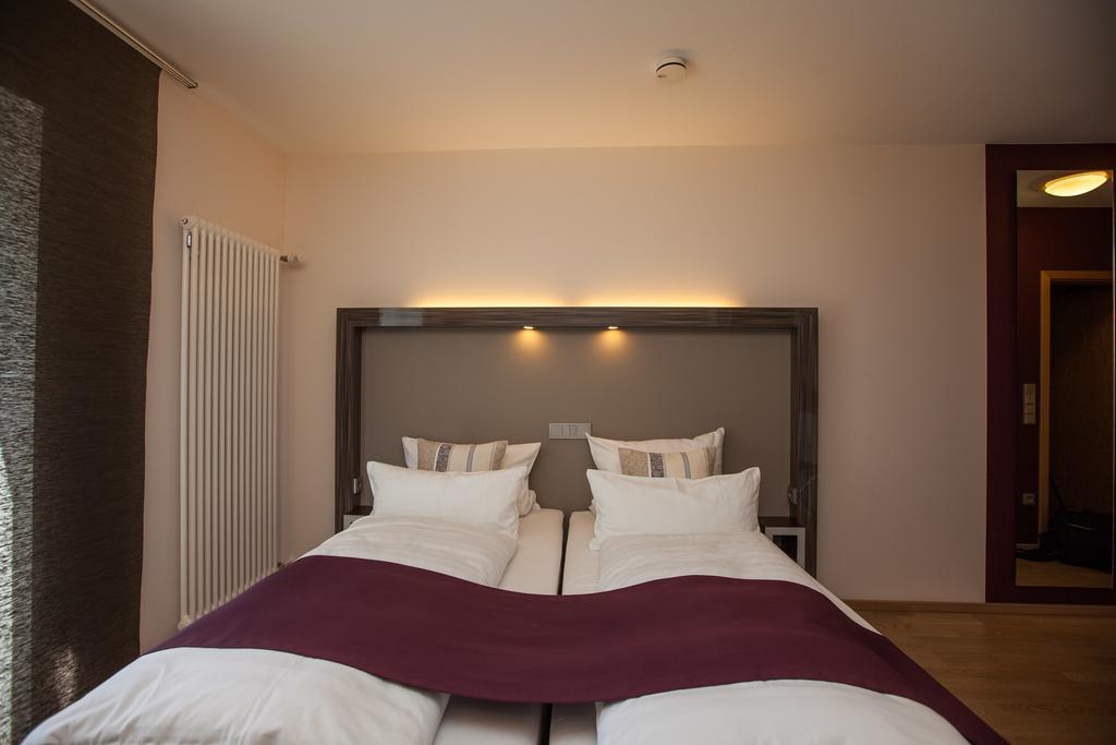 Hotel Wilhelmshoehe Auderath Exterior photo